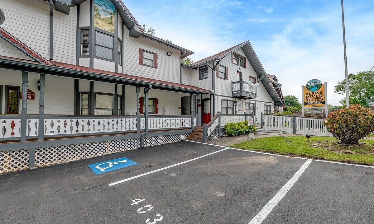 Photo of Others in Helen
