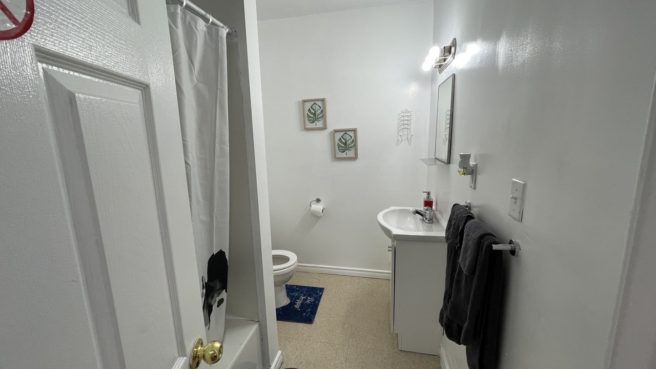 Photo of Bathroom in Gravenhurst