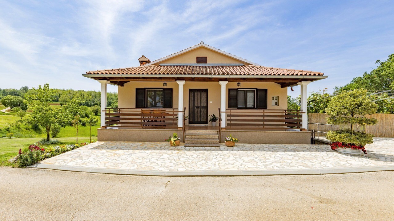 Photo of Outdoor in Karojba