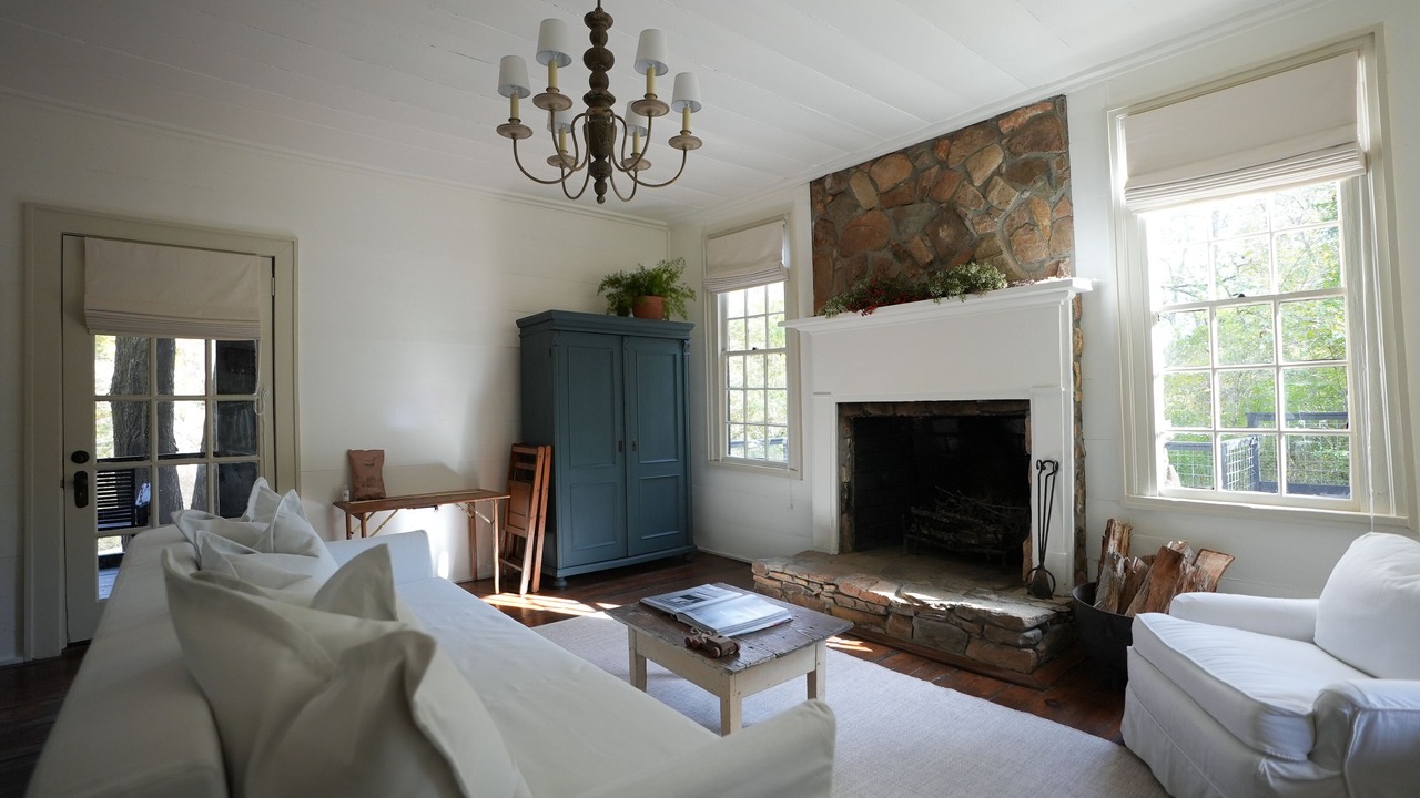 Photo of Bedroom in Lee County