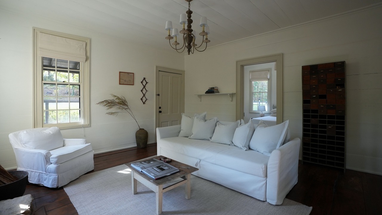 Photo of Livingroom in Lee County