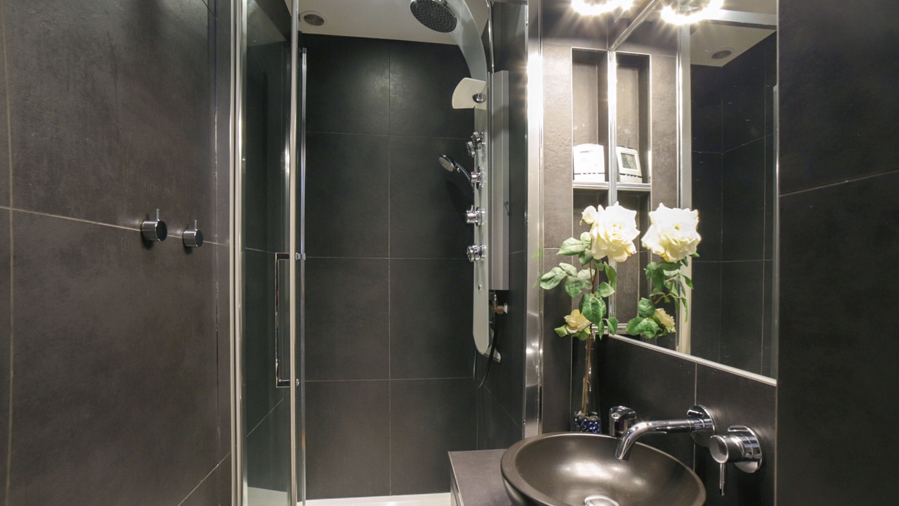 Photo of Bathroom in 18th Arrondissement