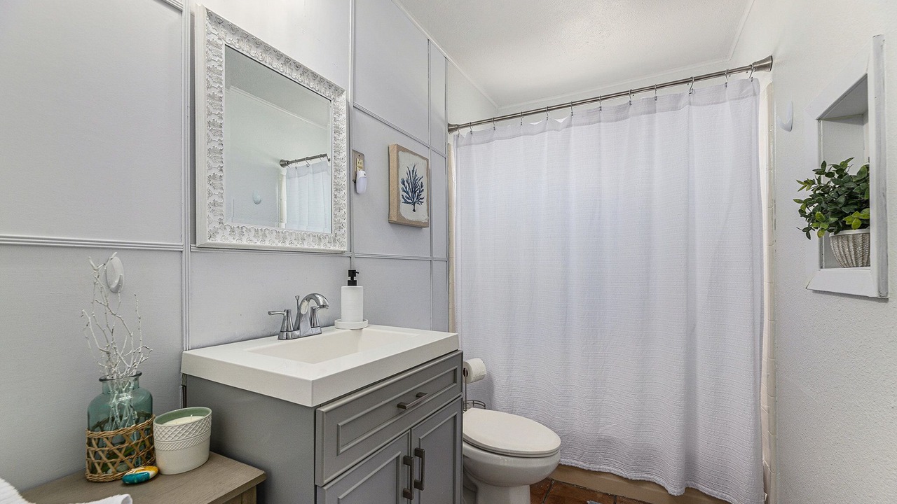 Photo of Bathroom in El Lago
