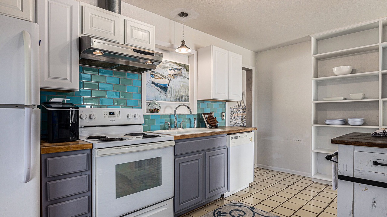 Photo of Kitchen in El Lago
