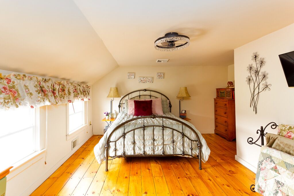 Photo of Bedroom in Oak Hill