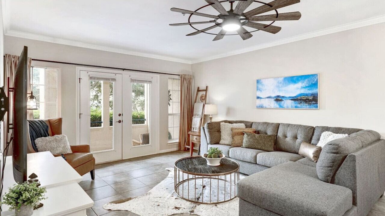 Photo of Livingroom in Highland Lake Estates