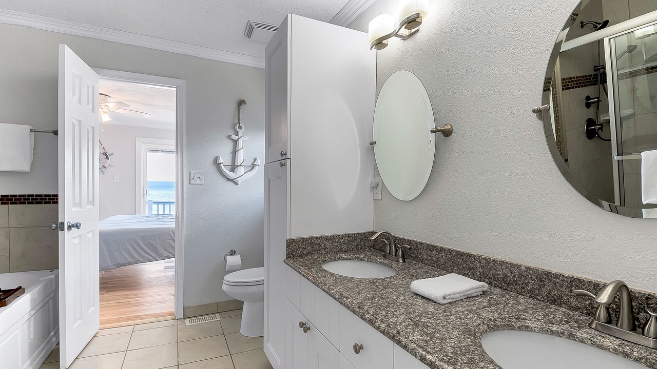 Photo of Bathroom in Chic's Beach