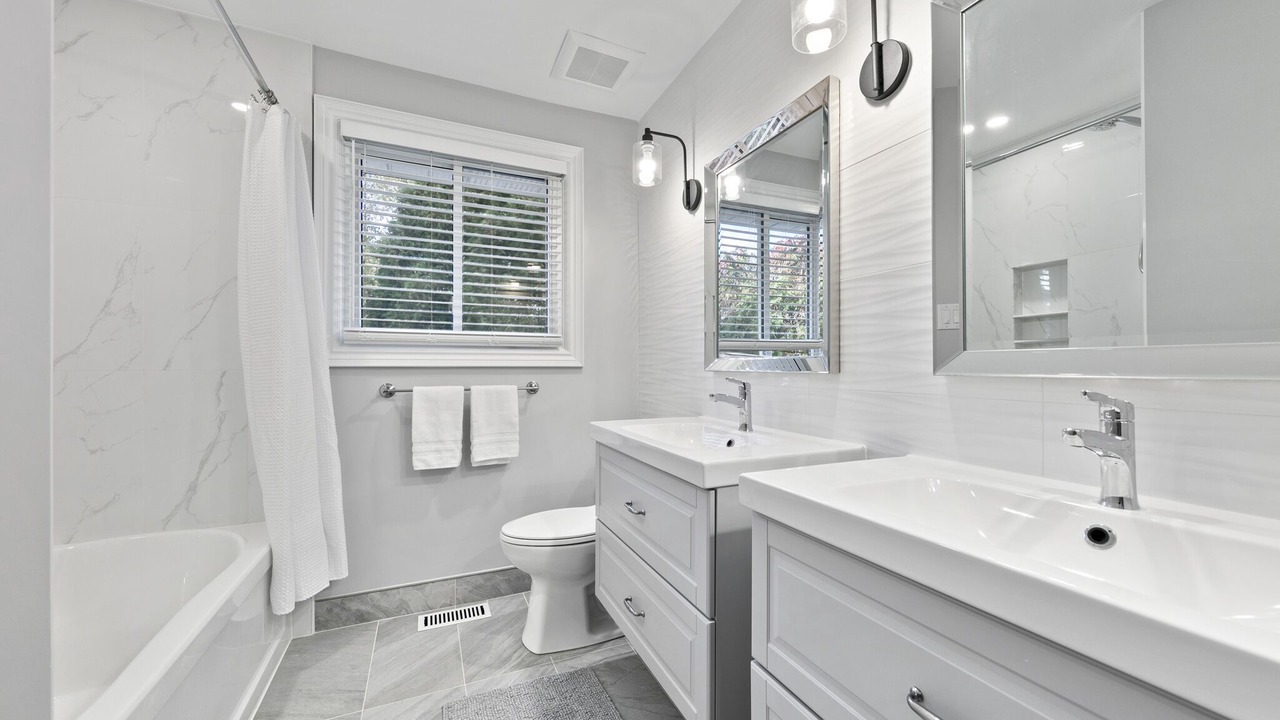 Photo of Bathroom in Boblo Island