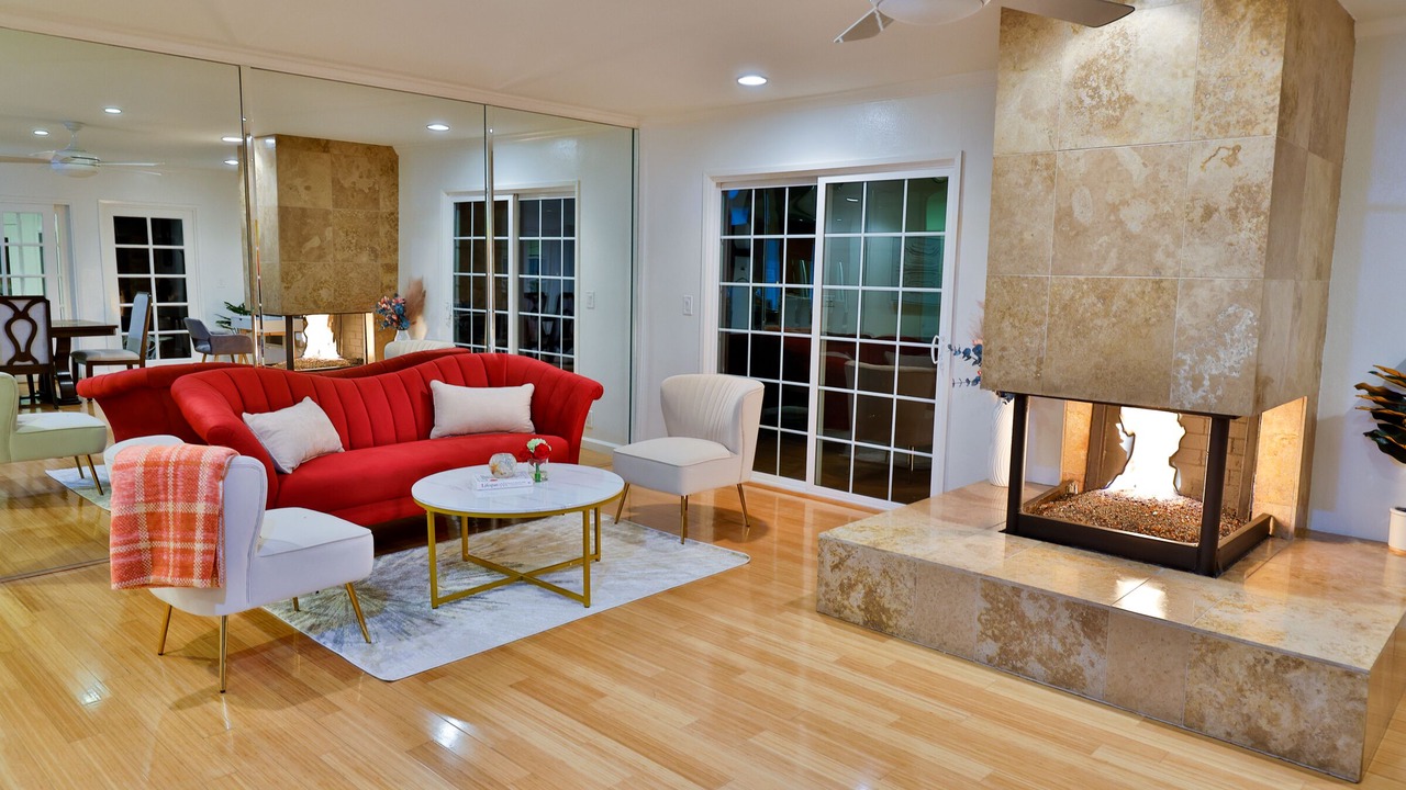 Photo of Livingroom in Orange