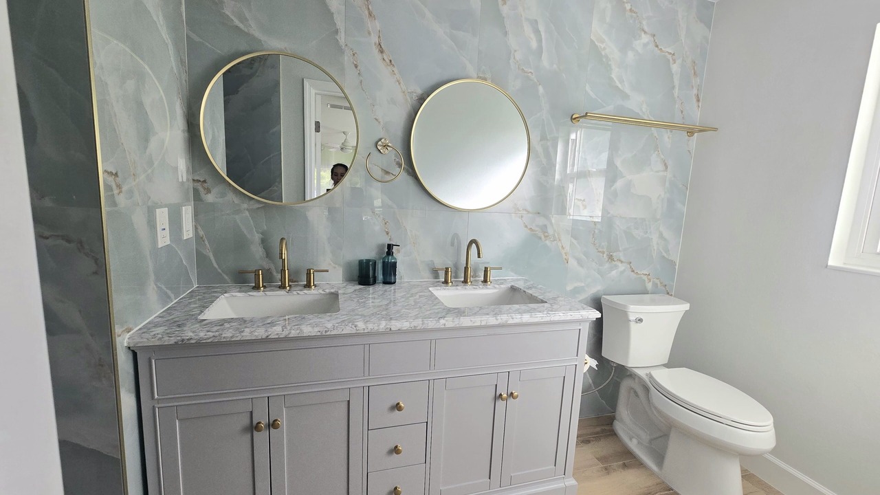 Photo of Bathroom in Gulf Gate Woods
