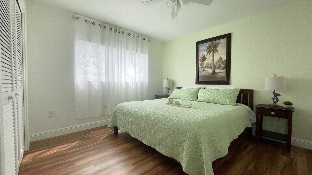 Photo of Bedroom in Gulf Gate Woods