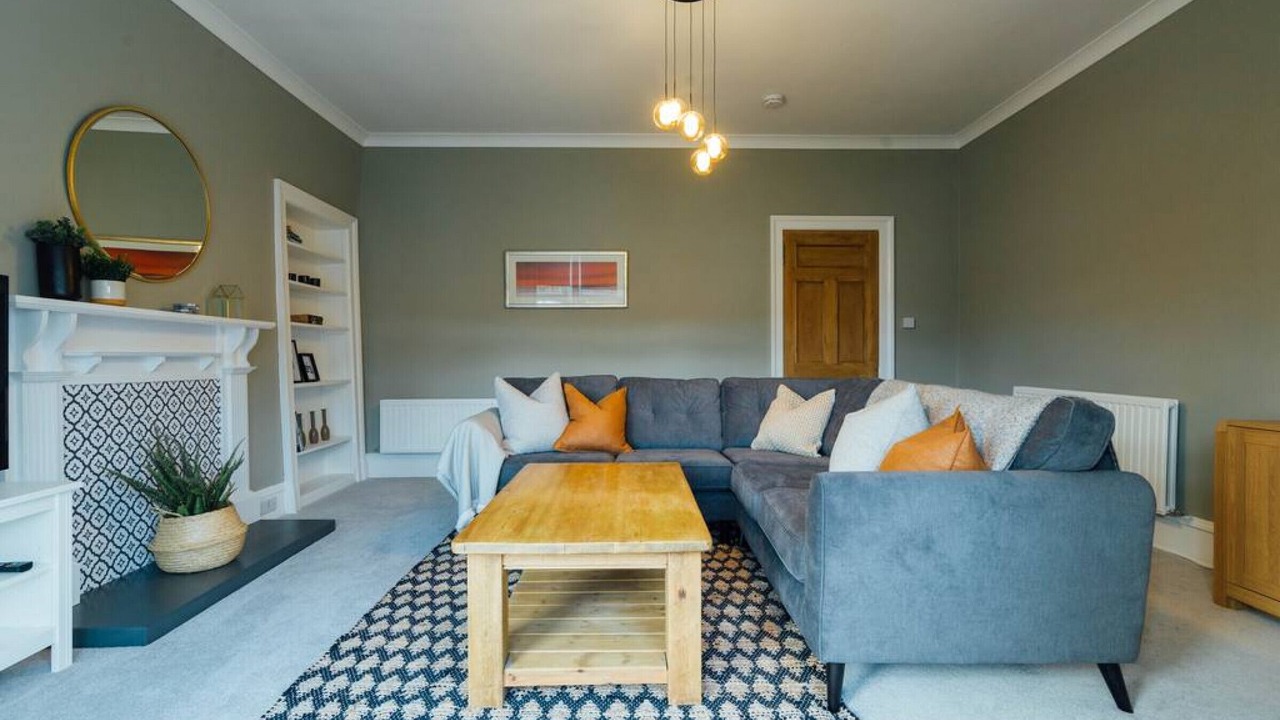 Photo of Livingroom in Tillicoultry