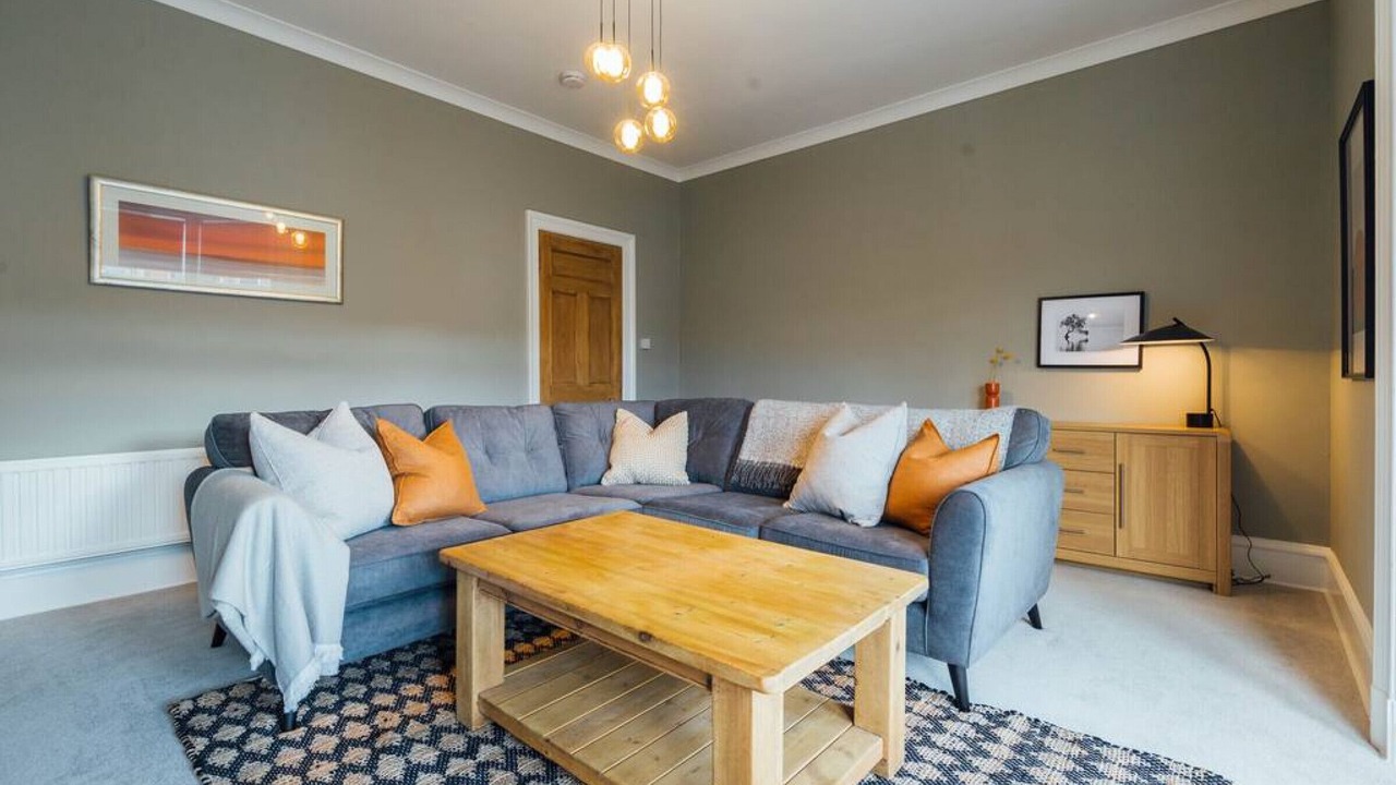 Photo of Livingroom in Tillicoultry