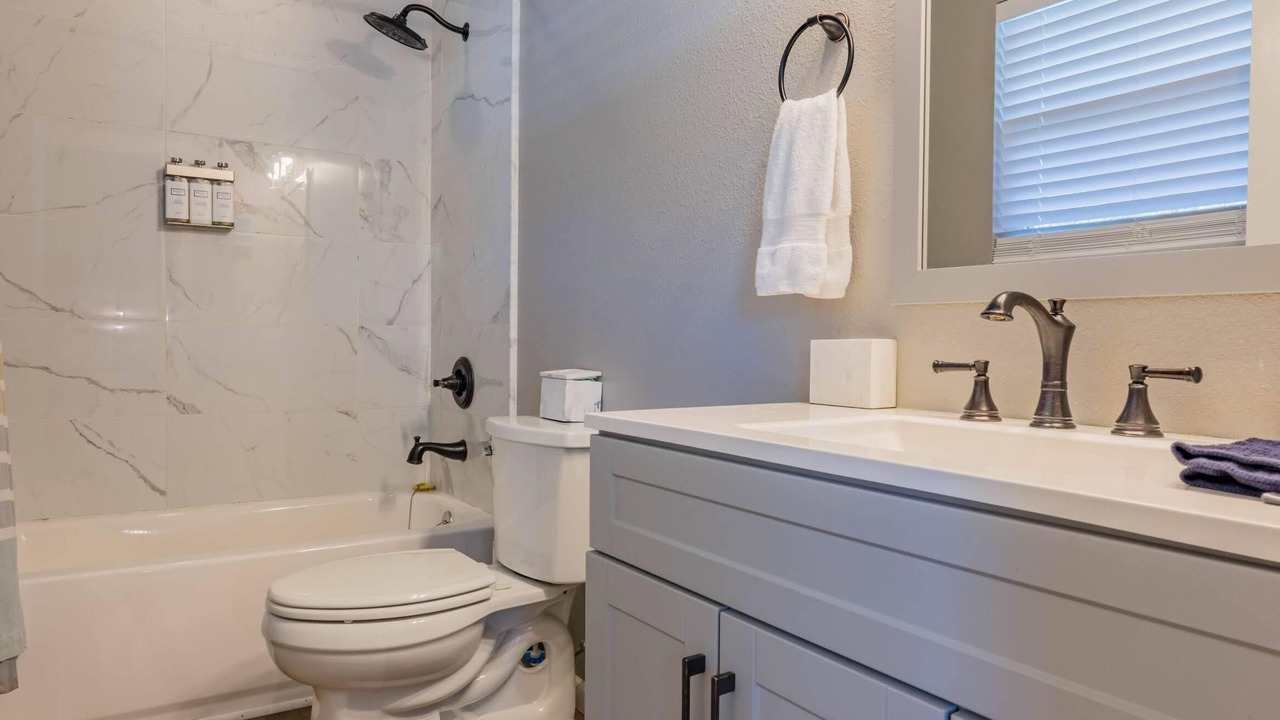 Photo of Bathroom in Hoyt