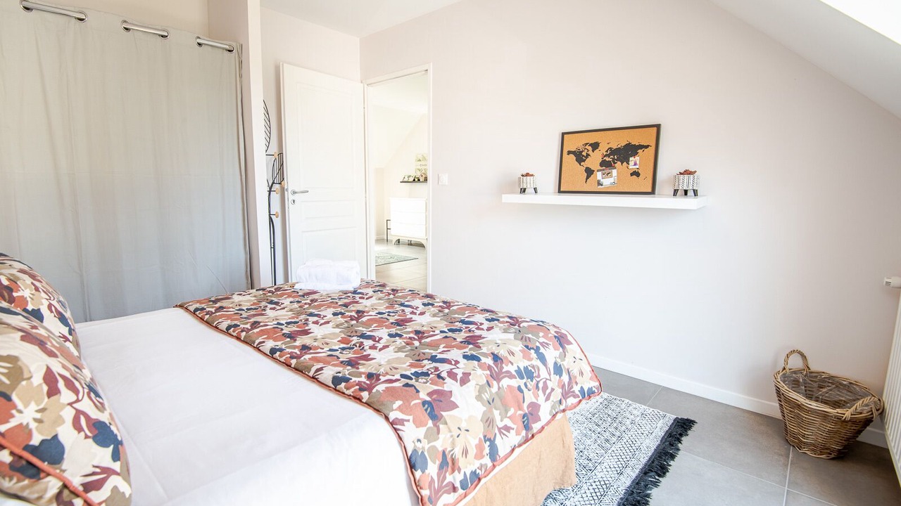 Photo of Bedroom in La Ville-aux-Dames