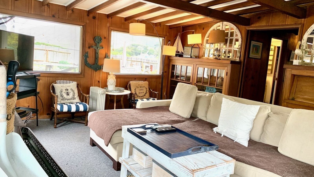Photo of Livingroom in Salmon Creek