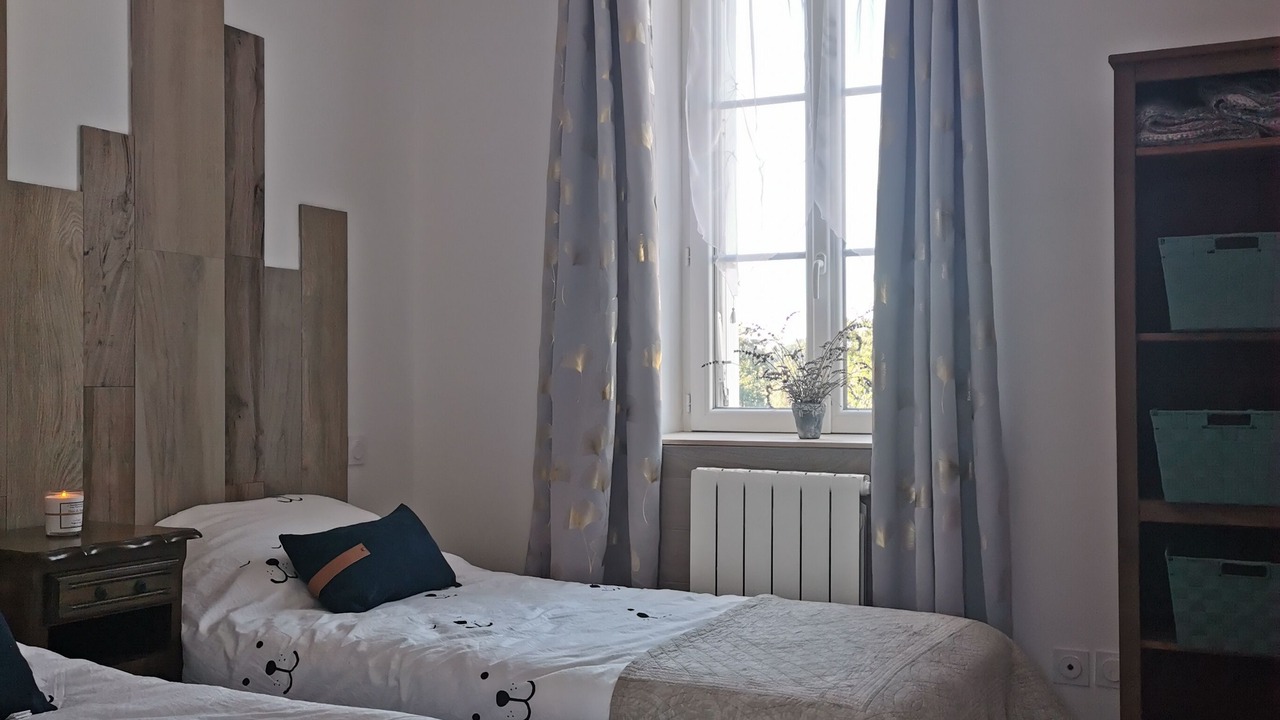 Photo of Bedroom in Athee