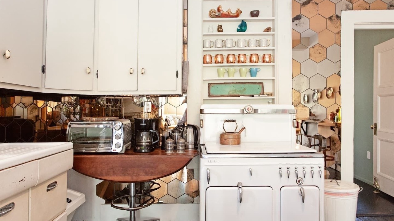 Photo of Kitchen in East Cesar Chavez