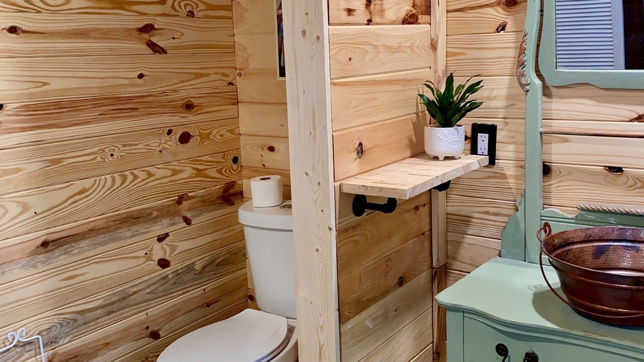 Photo of Bathroom in Flintstone