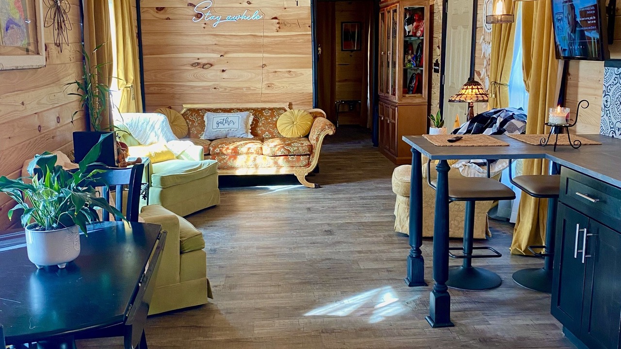 Photo of Livingroom in Flintstone