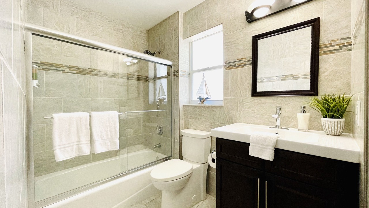 Photo of Bathroom in Lauderdale-by-the-Sea