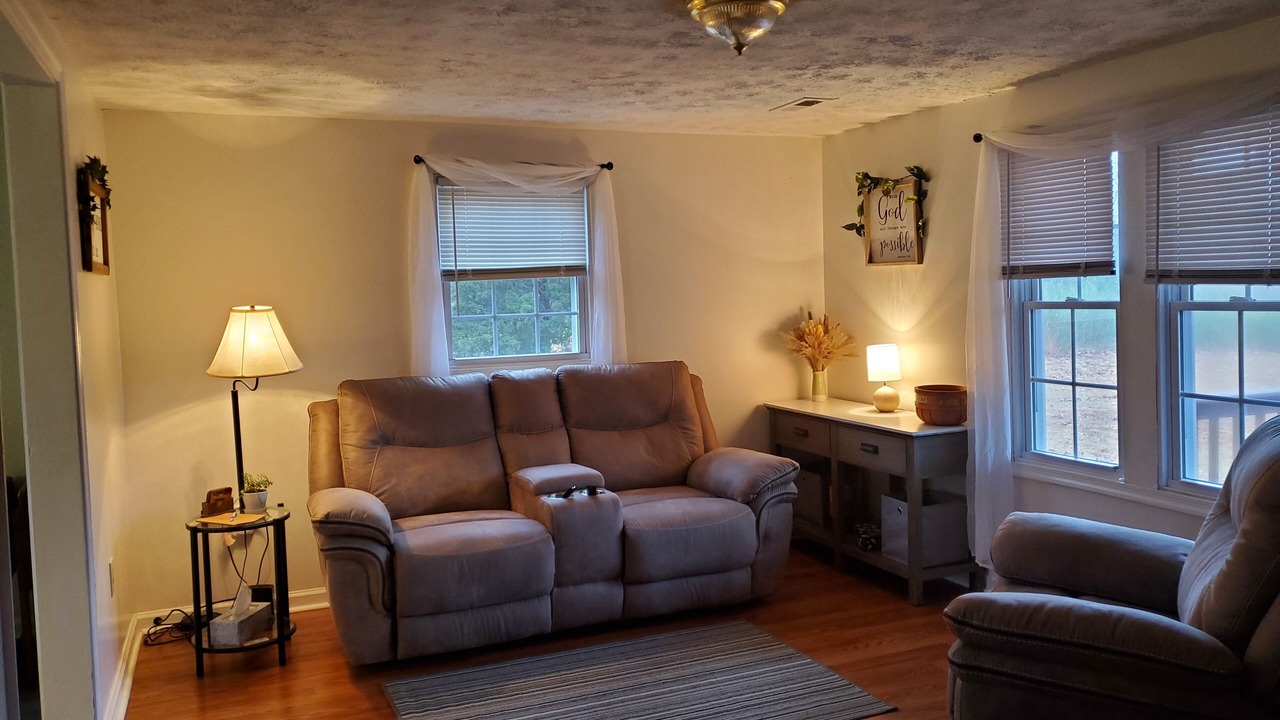Photo of Livingroom in Clifford