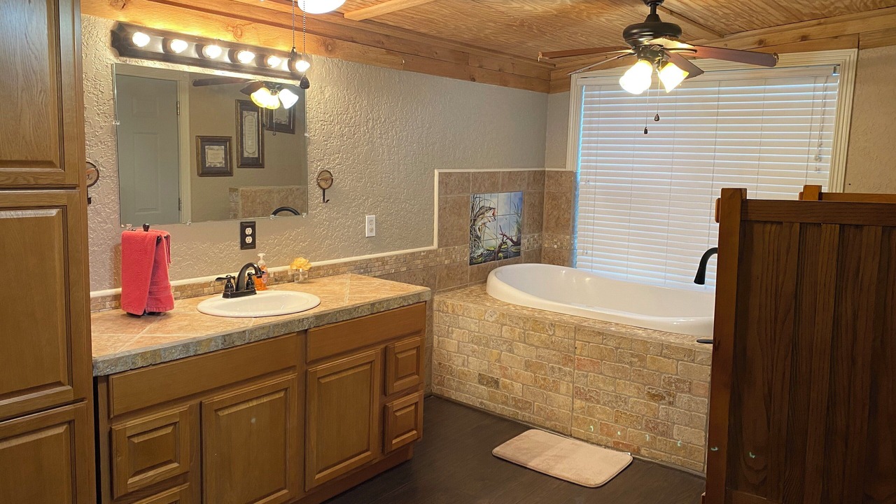 Photo of Bathroom in Anacoco