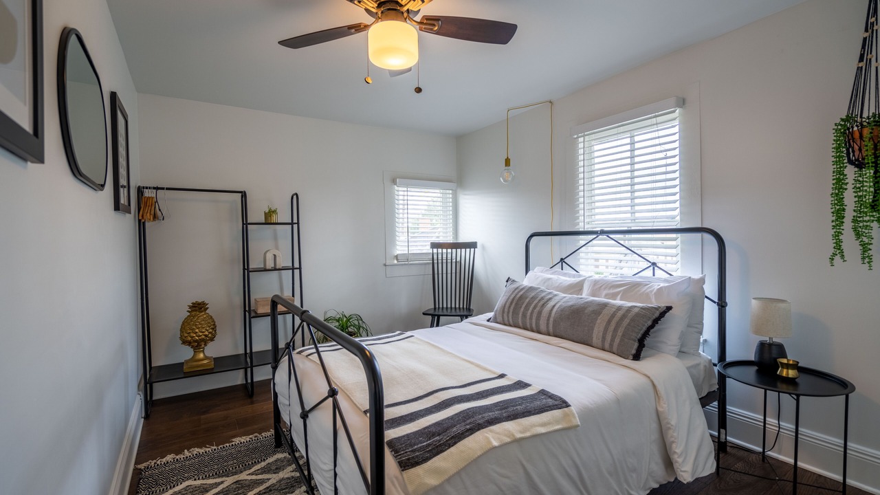 Photo of Bedroom in Downtown