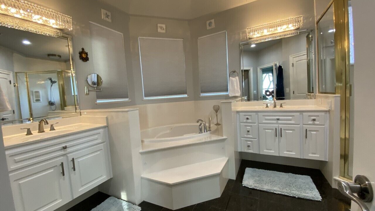 Photo of Bathroom in Gulf Breeze