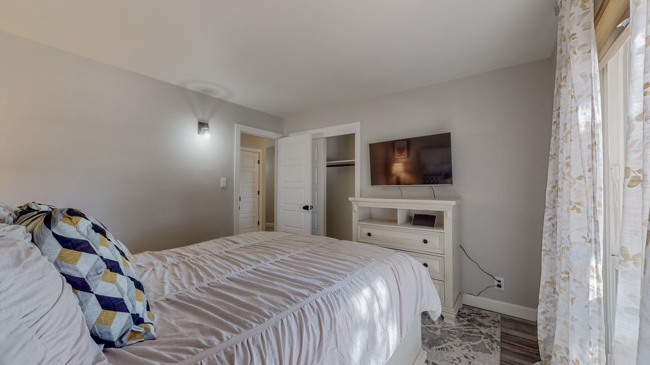 Photo of Bedroom in Northeast Heights