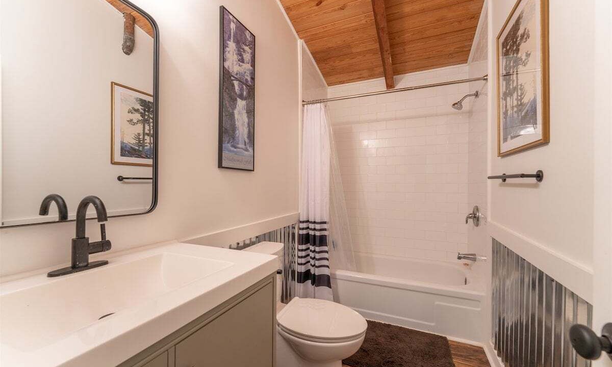 Photo of Bathroom in Cedar Mountain