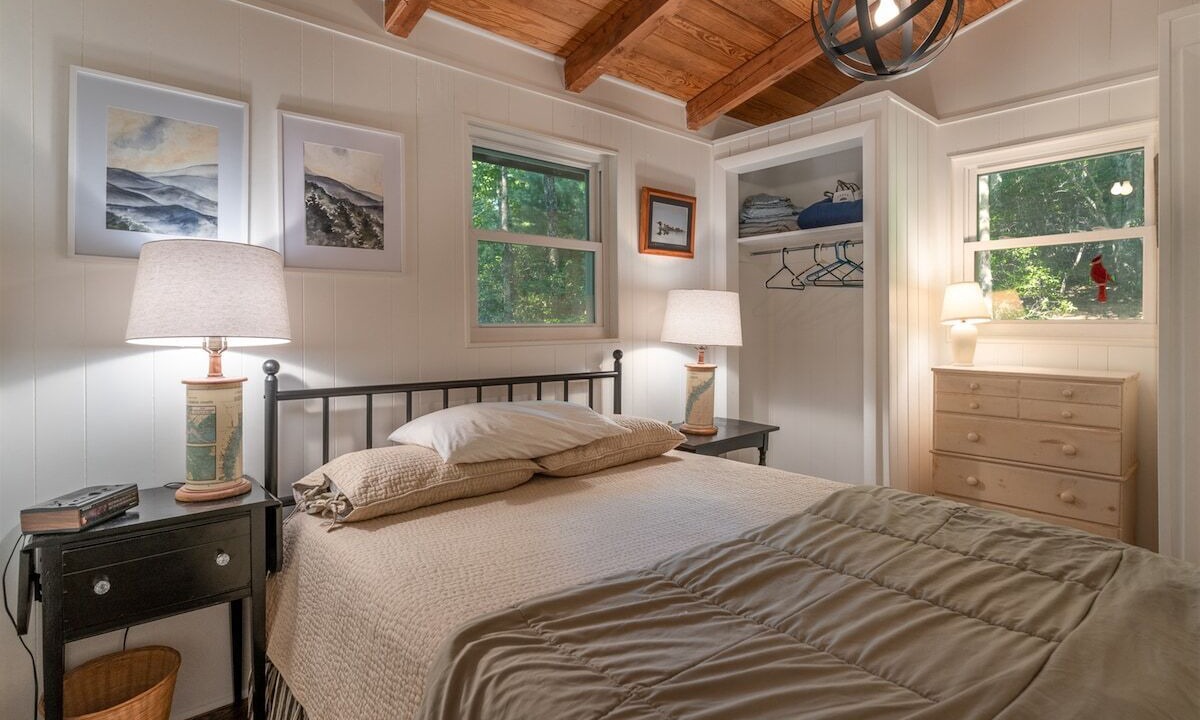 Photo of Bedroom in Cedar Mountain