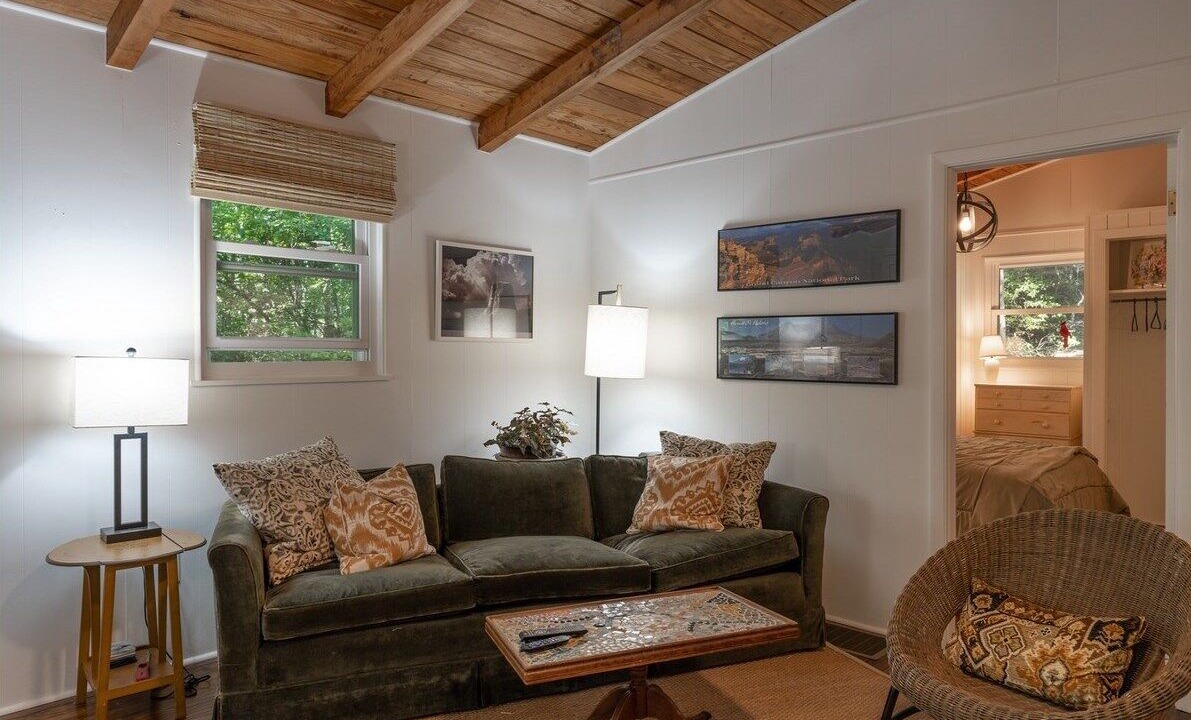 Photo of Livingroom in Cedar Mountain