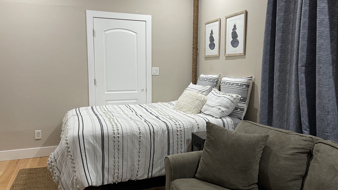 Photo of Bedroom in Cypress Hills