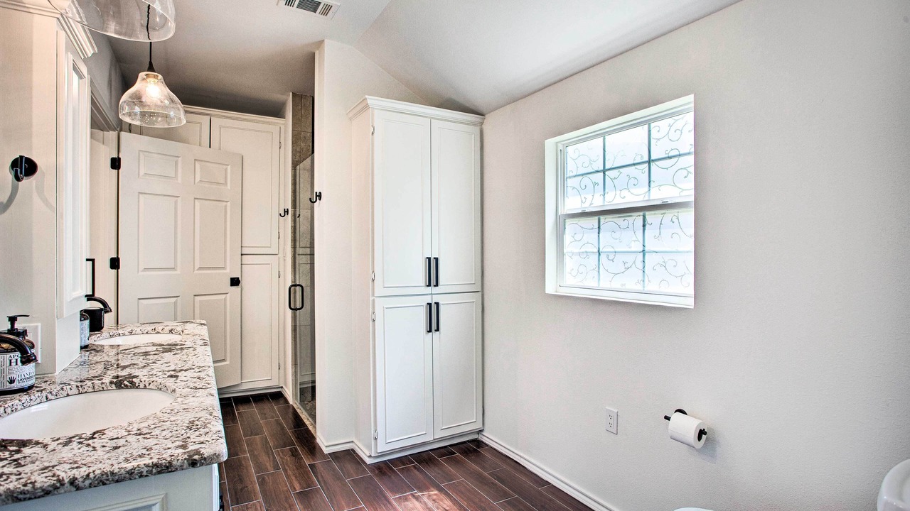 Photo of Bathroom in Log Cabin
