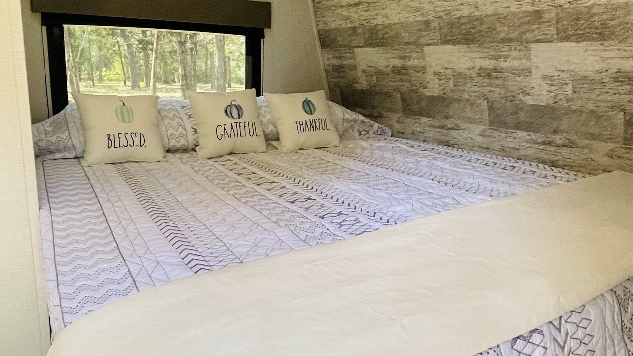 Photo of Bedroom in Circle D-KC Estates