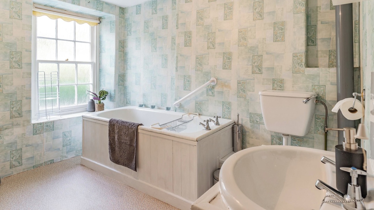 Photo of Bathroom in Pentrefelin