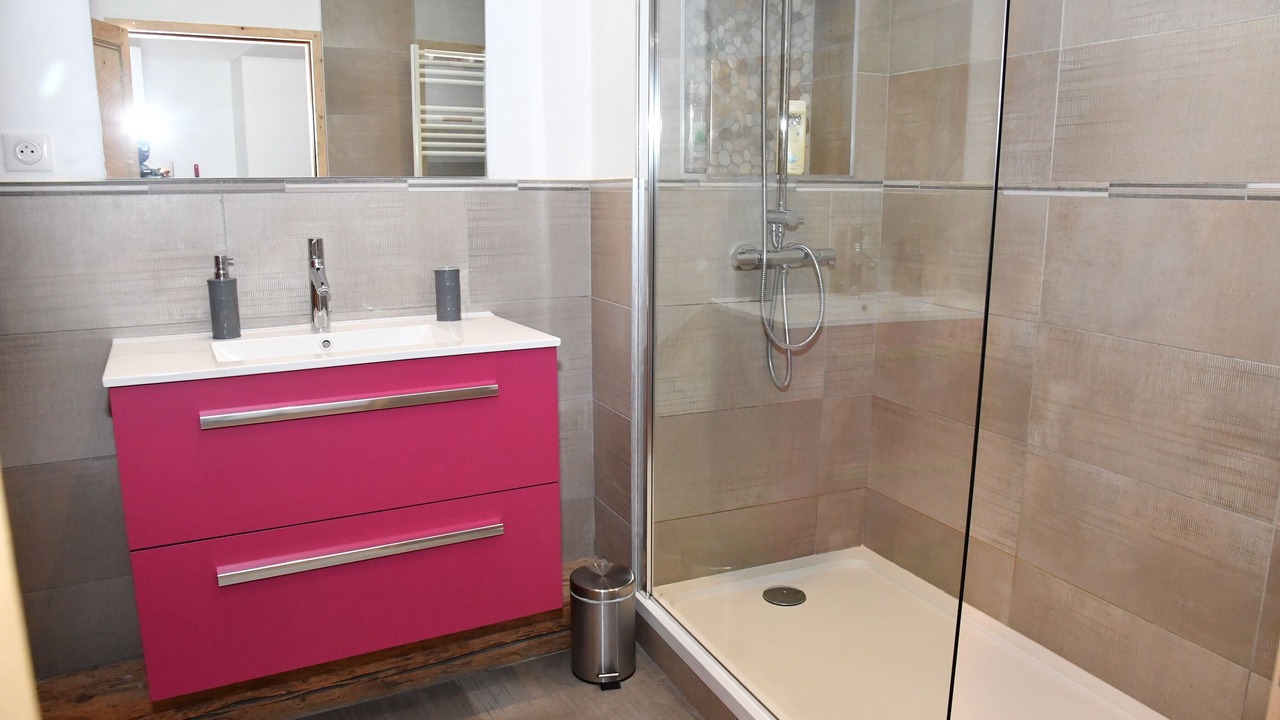 Photo of Bathroom in Albertville