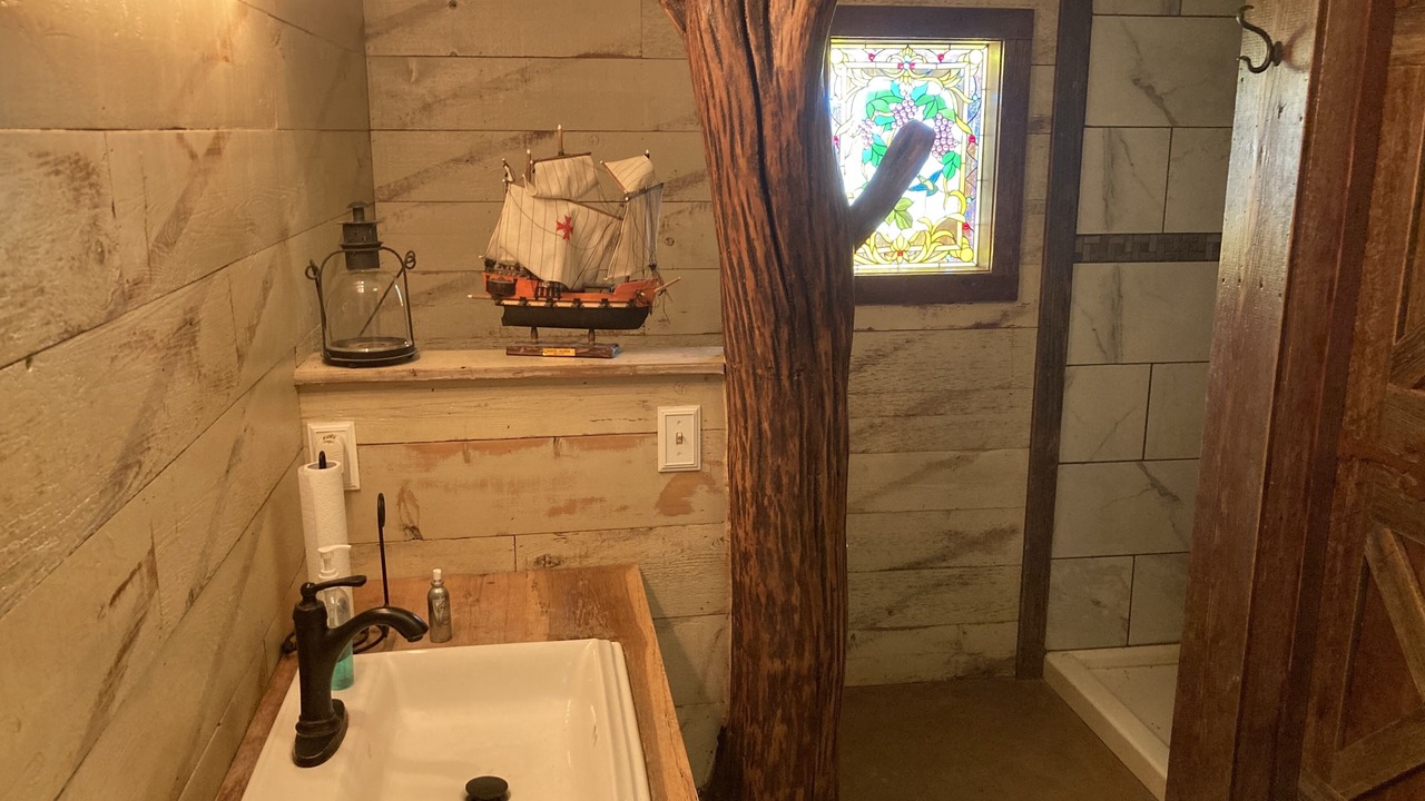 Photo of Bathroom in Harvey County