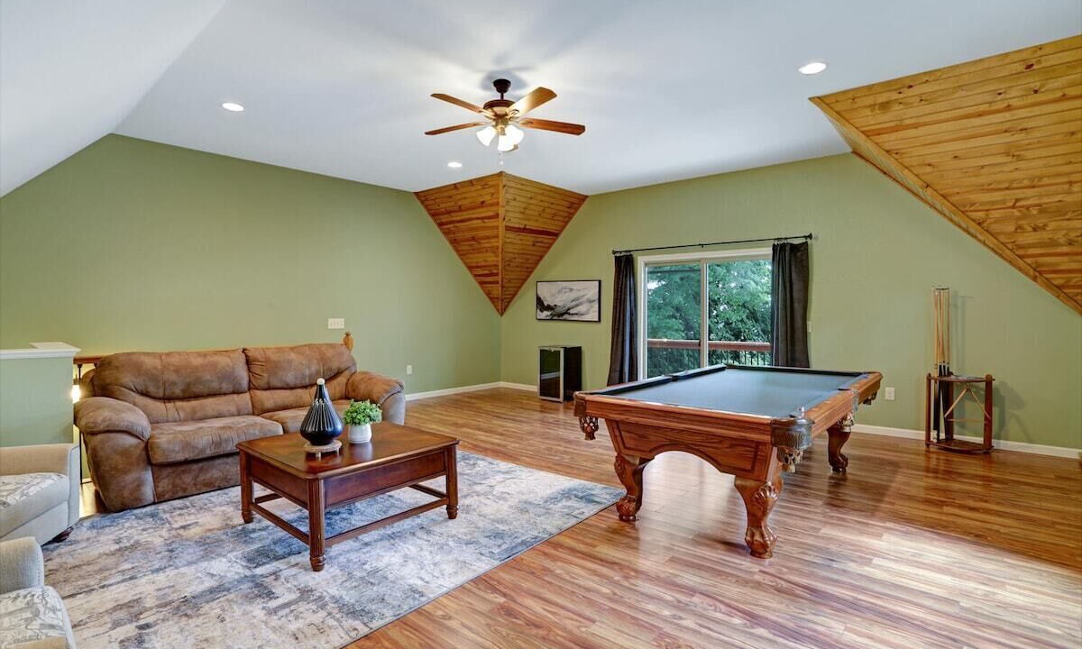 Photo of Livingroom in Young Harris