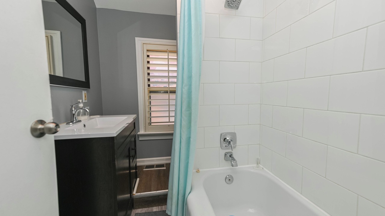 Photo of Bathroom in Niagara Falls
