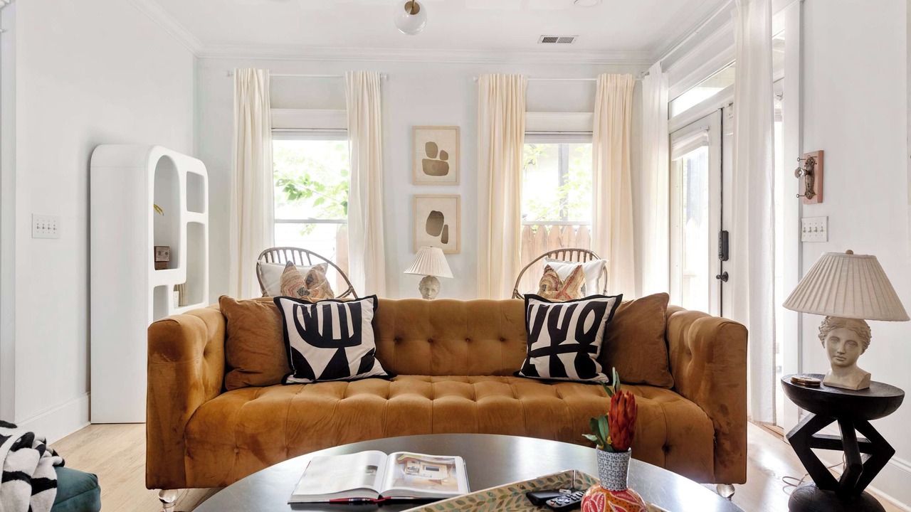 Photo of Livingroom in Cabbagetown