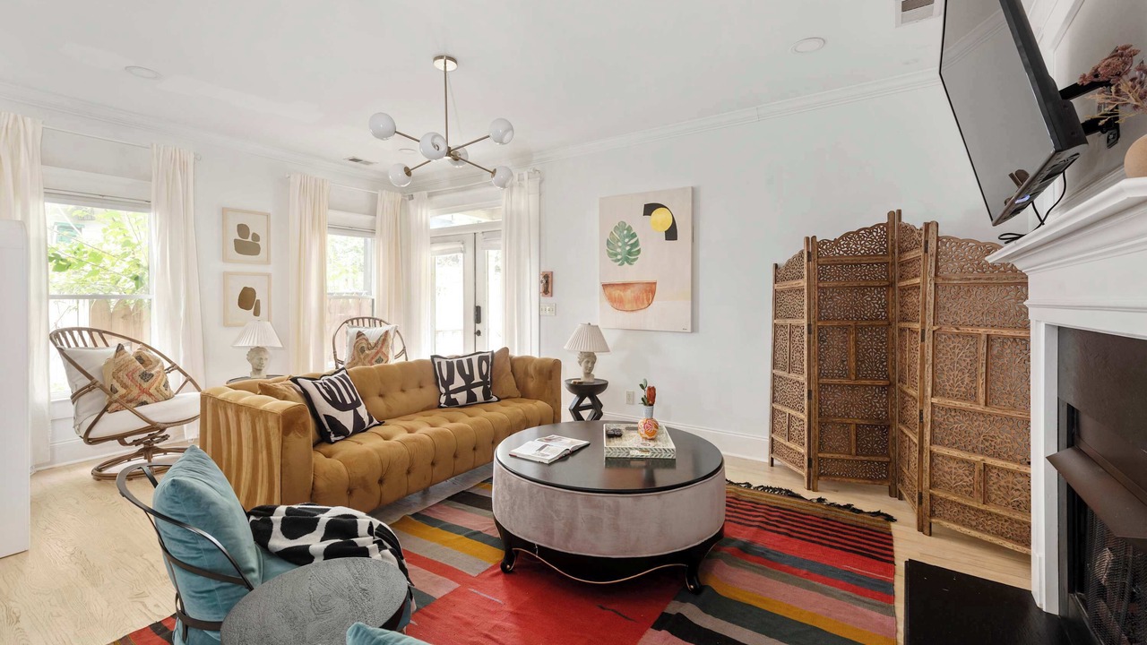 Photo of Livingroom in Cabbagetown