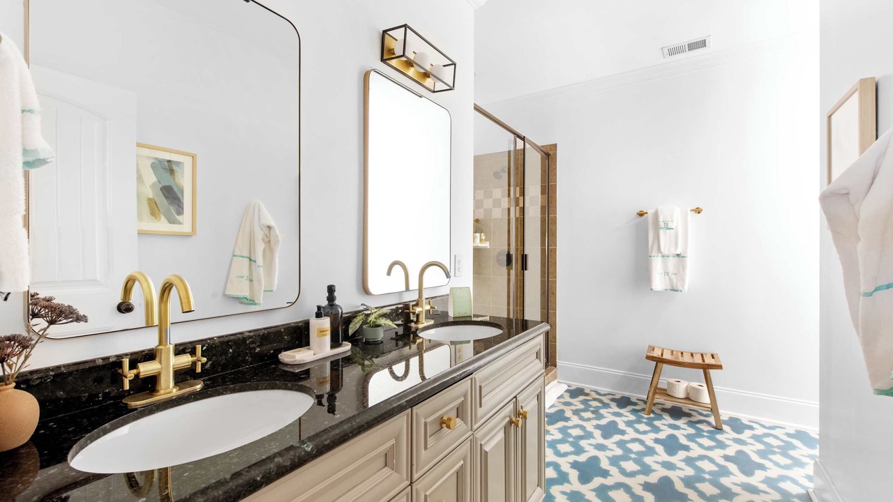 Photo of Bathroom in Cabbagetown