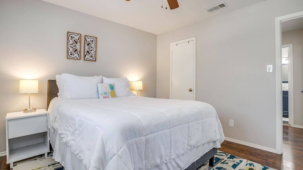 Photo of Bedroom in Central Arlington