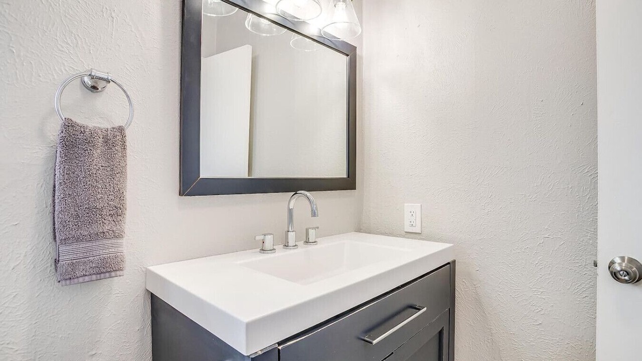 Photo of Bathroom in Central Arlington
