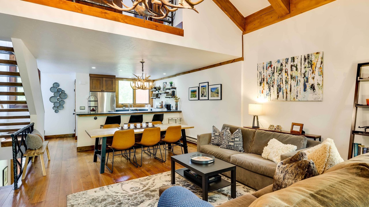 Photo of Livingroom in Vail