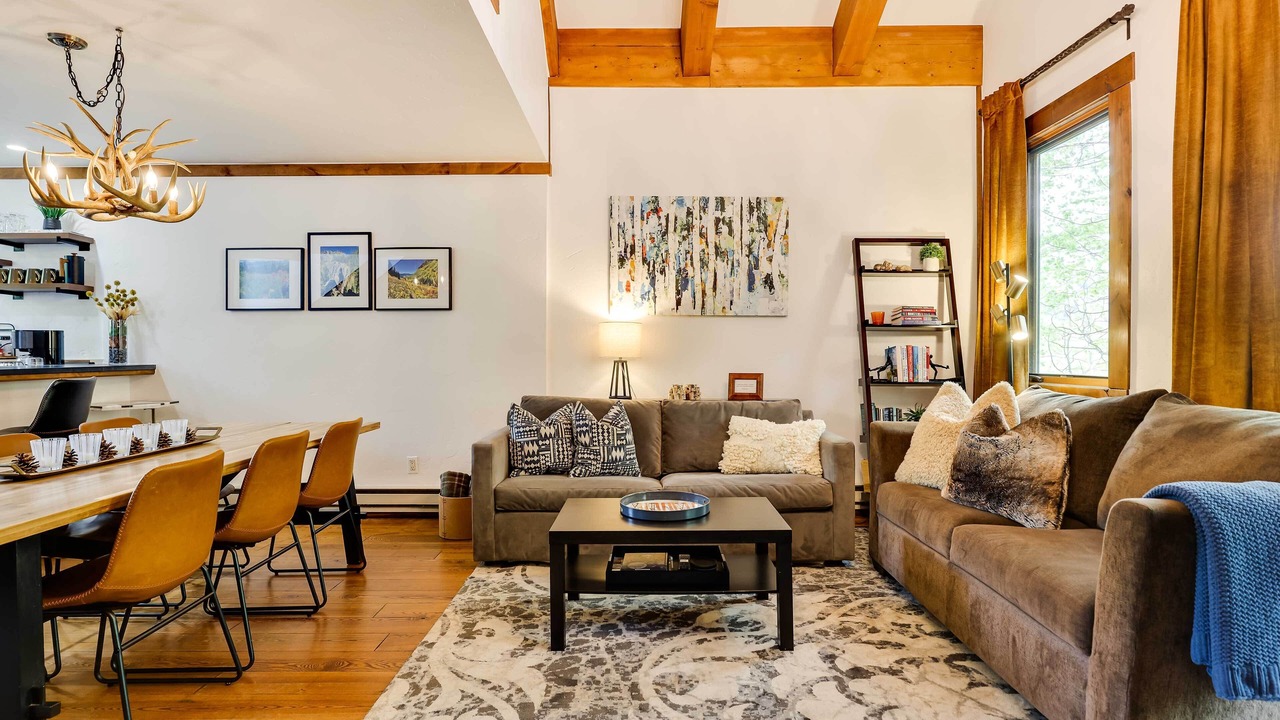 Photo of Livingroom in Vail