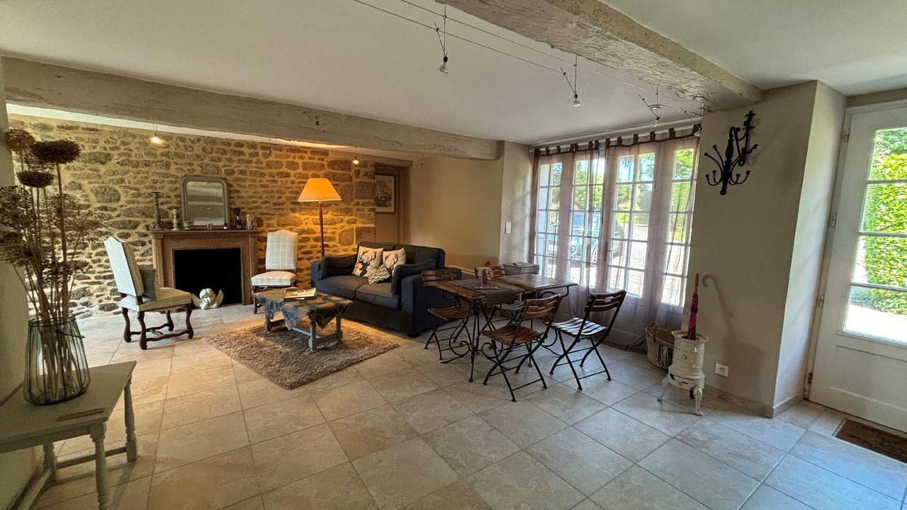 Photo of Livingroom in Saint-Etienne-en-Cogles