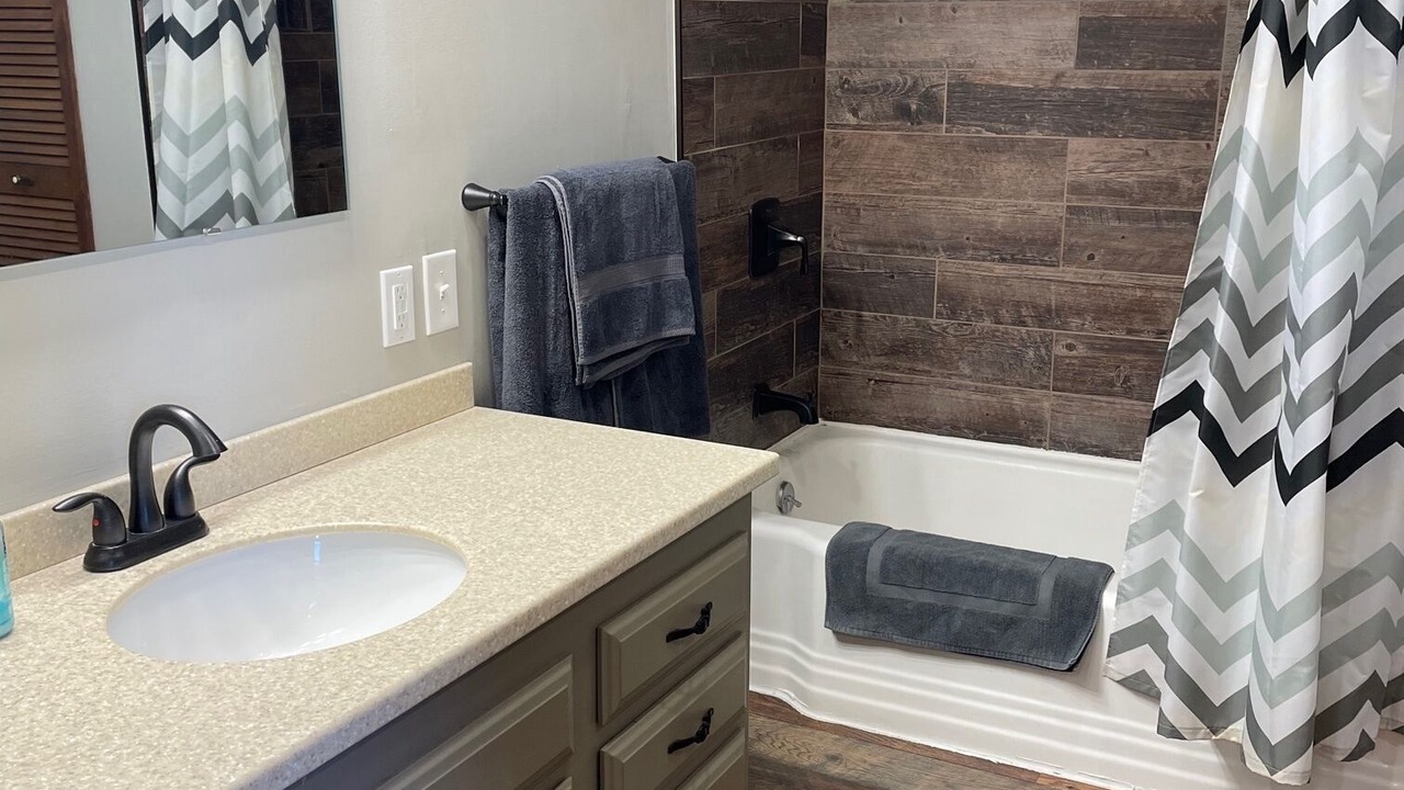 Photo of Bathroom in O'Neill
